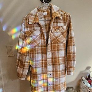 Sweater tan and white